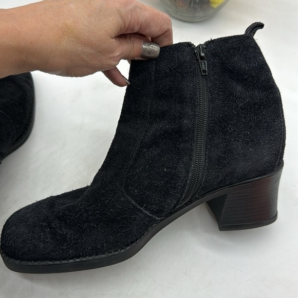 Leathercraft Black suede square tow ankle boots Size 9 BAB4795A - Picture 11 of 13